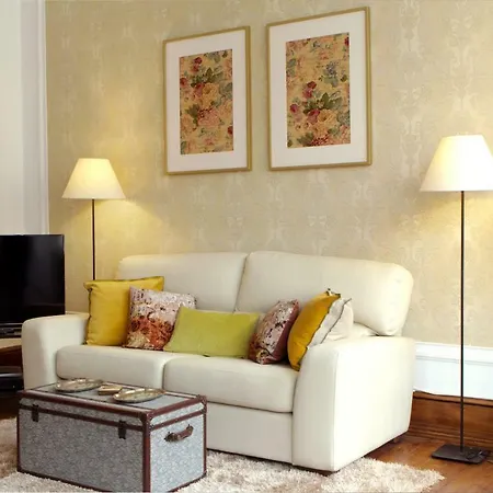 Localtraveling Downtown - Family